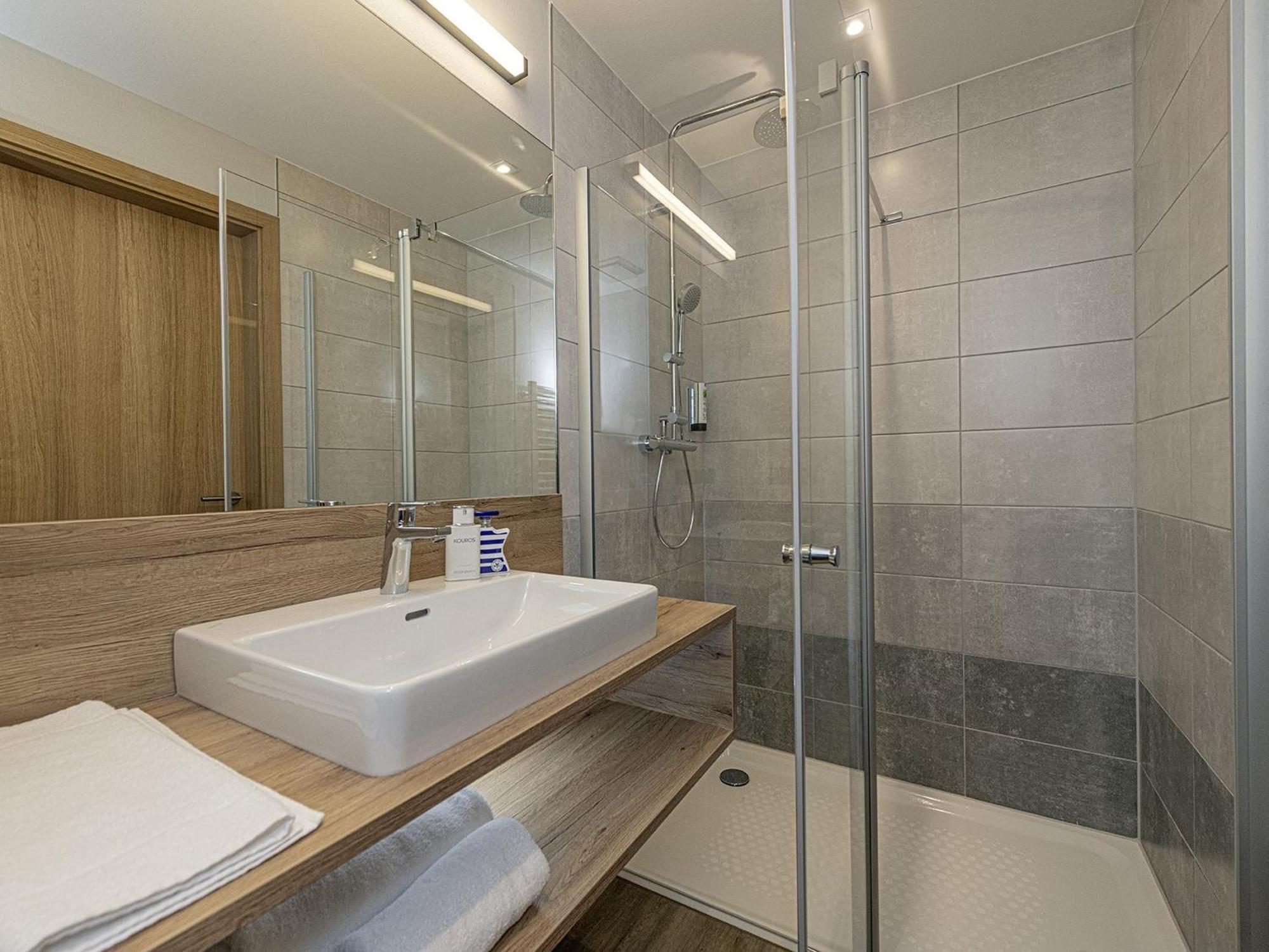 Adoro Aparthotel บึล ภายนอก รูปภาพ